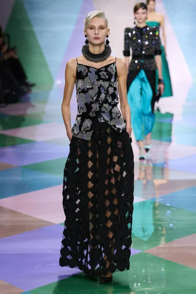 Look 14